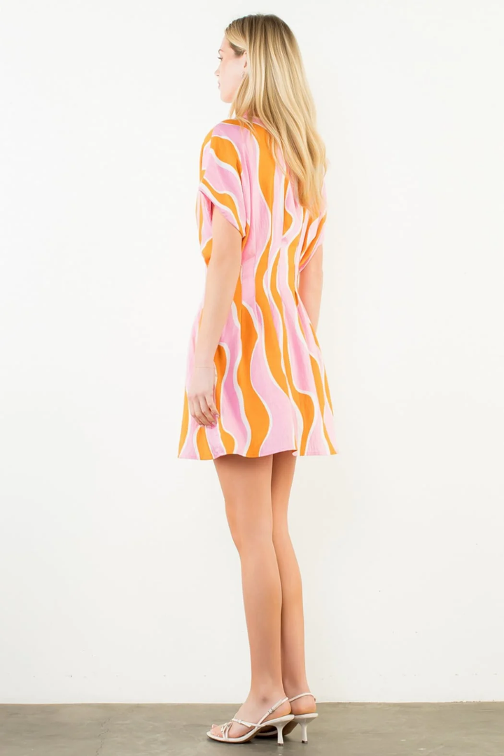 Short Sleeve Wavy Striped Pattern Dress Pink