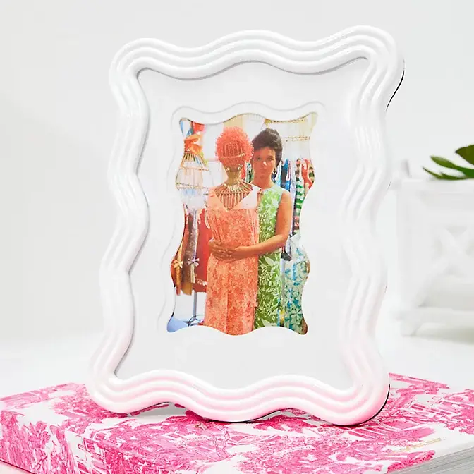 Wavy Picture Frame Resort White 4x6