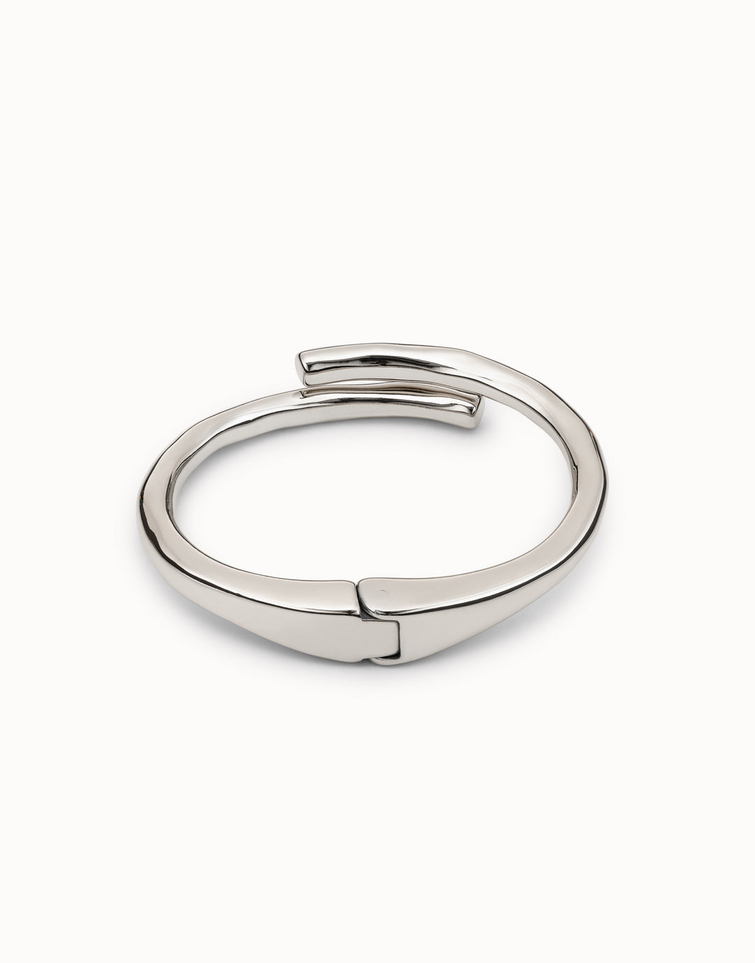 Meeting Point Tubular Shaped Bangle Bracelet