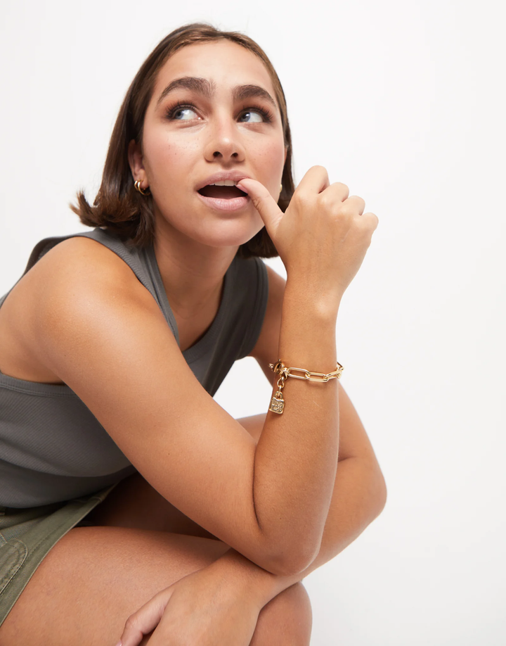 Ser Valiente Gold Paper Clip Chain Bracelet Medium