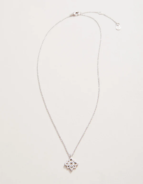 Sea La Vie Necklace 18&