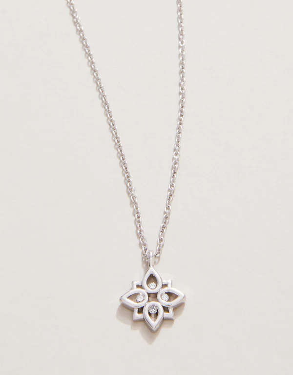 Sea La Vie Necklace 18&