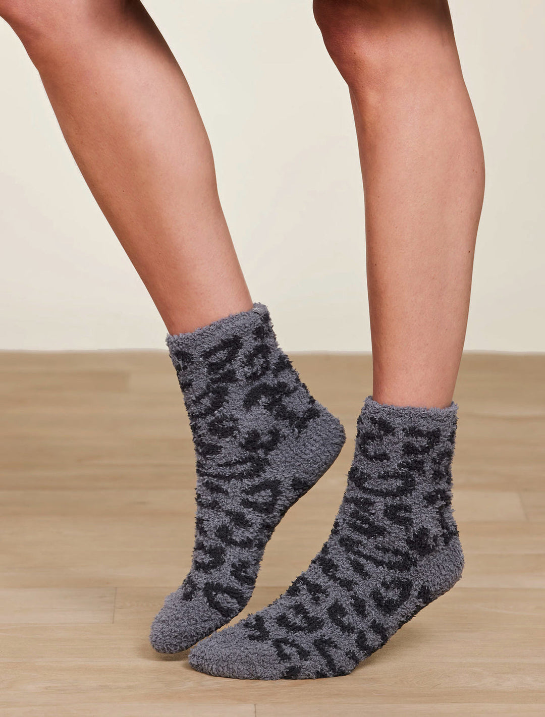 Cozy Chic Barefoot In The Wild Adult Socks Graphite Carbon
