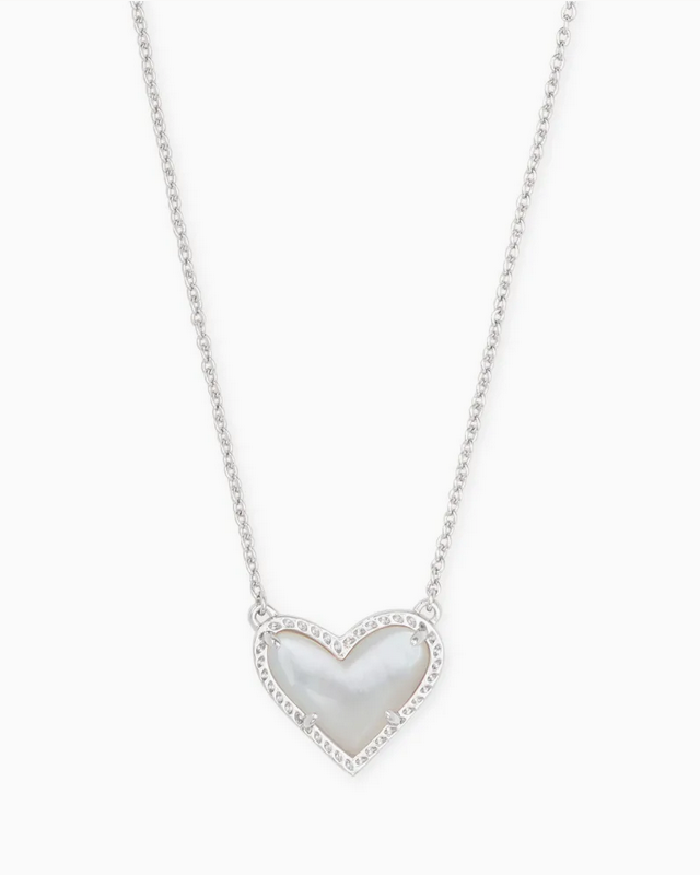 Ari Heart Short Pendant Necklace Ivory MOP Silver