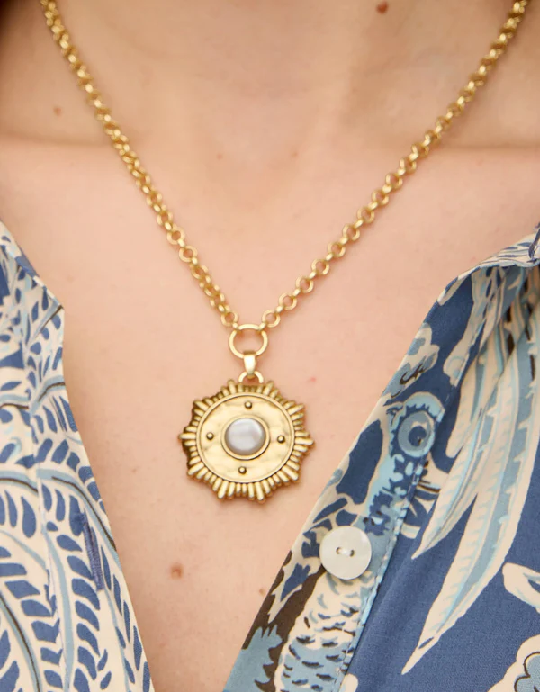 Centered Medallion Necklace 20" Mother-of-Pearl
